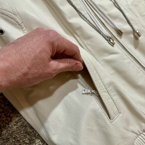 Wilson's Genuine White Leather Hoodie Jacket Woman's Size Large Zipper Front - Picture 7 of 16